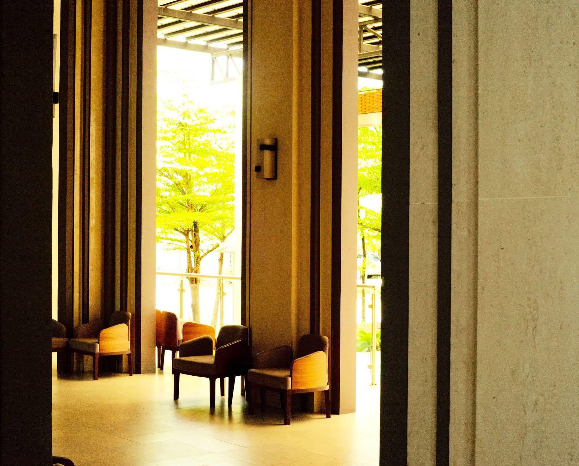 J. Park Hotel شون بوري المظهر الخارجي الصورة